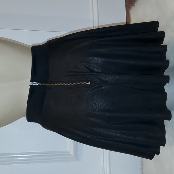 Guess coated skater skirt S - Picture 2 of 6
